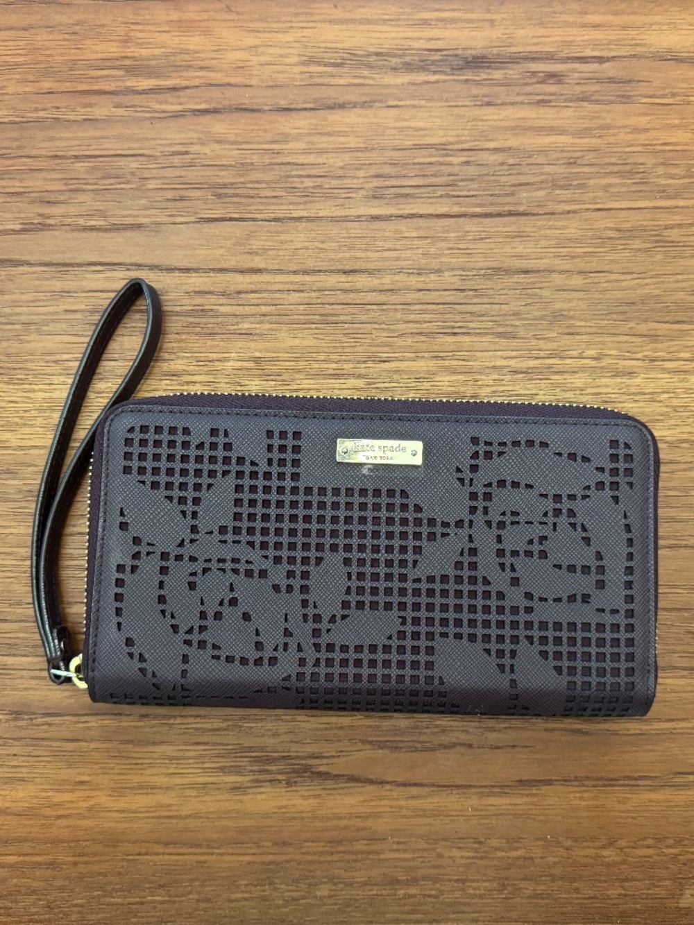 Kate Spade wristlet wallet